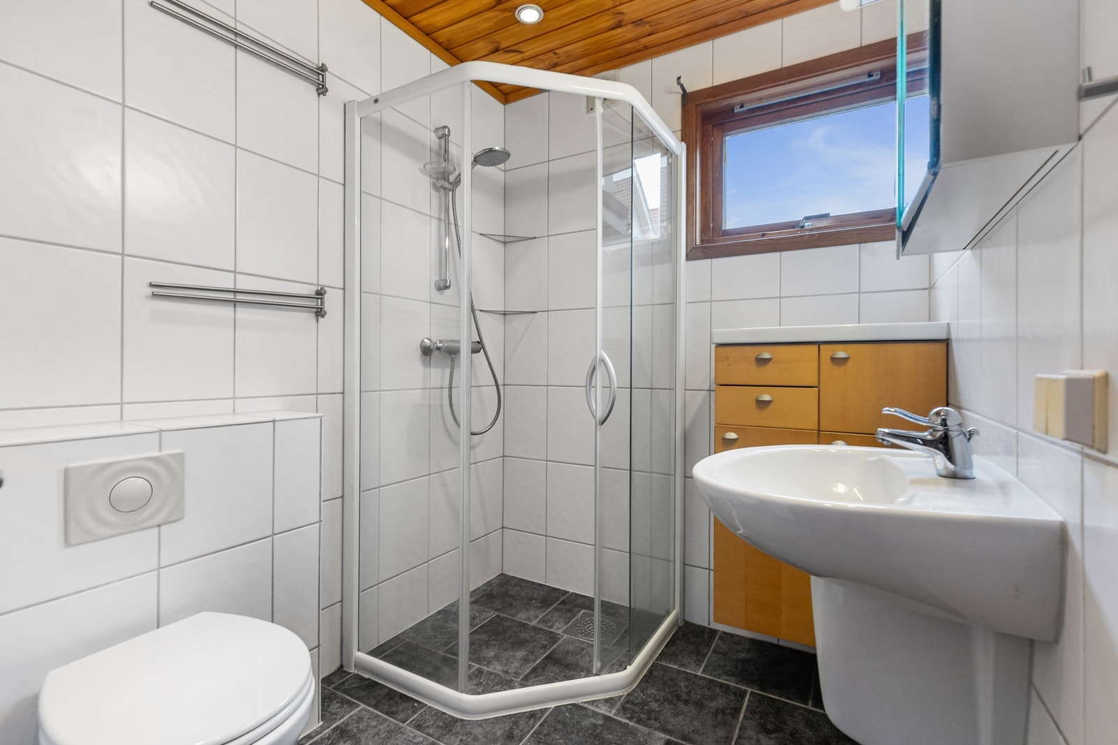 Vannrør av typen rør-i-rør-system ble installert i forbindelse med oppgraderingen. Galleribilde