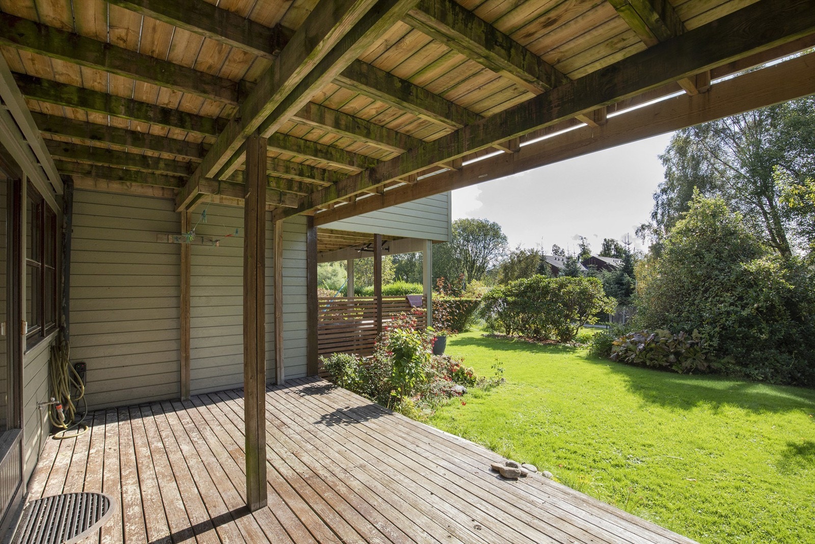 En skjermet og privat uteplass på bakkeplan. Galleribilde