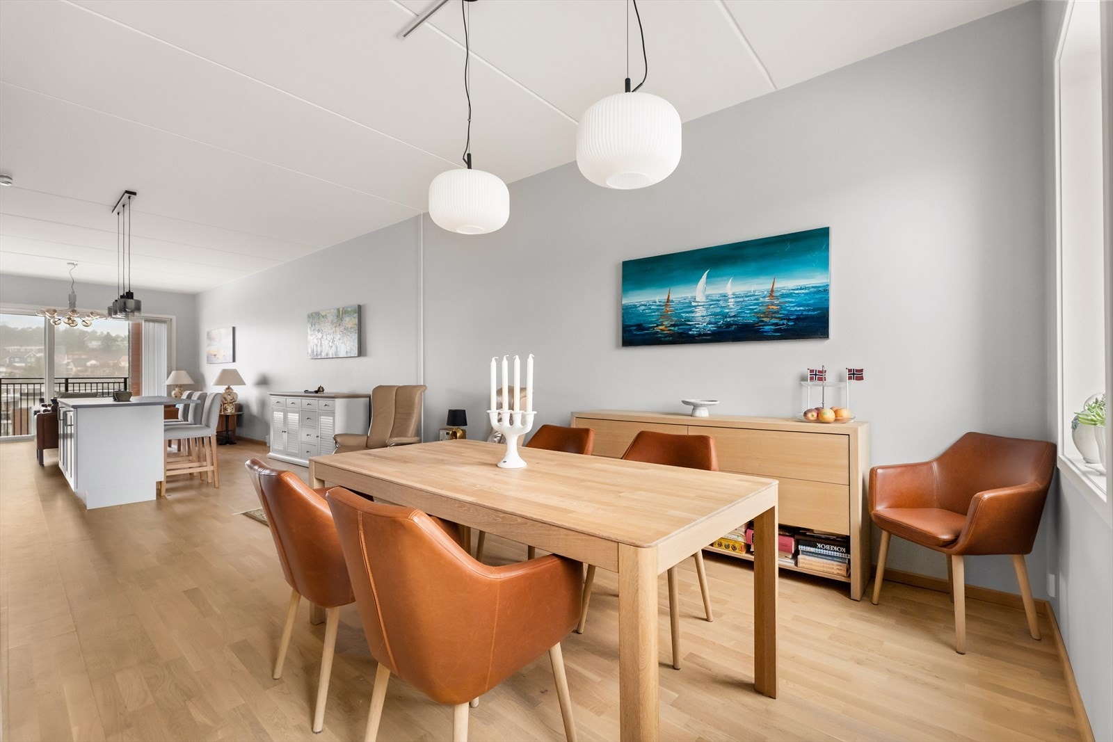 En lys og luftig atmosfære preger hele den sosiale sonen. Galleribilde