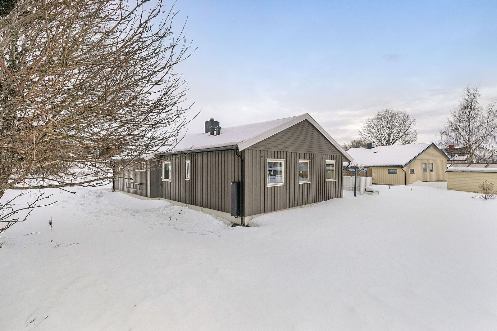 Tomten er flat og pent opparbeidet Galleribilde