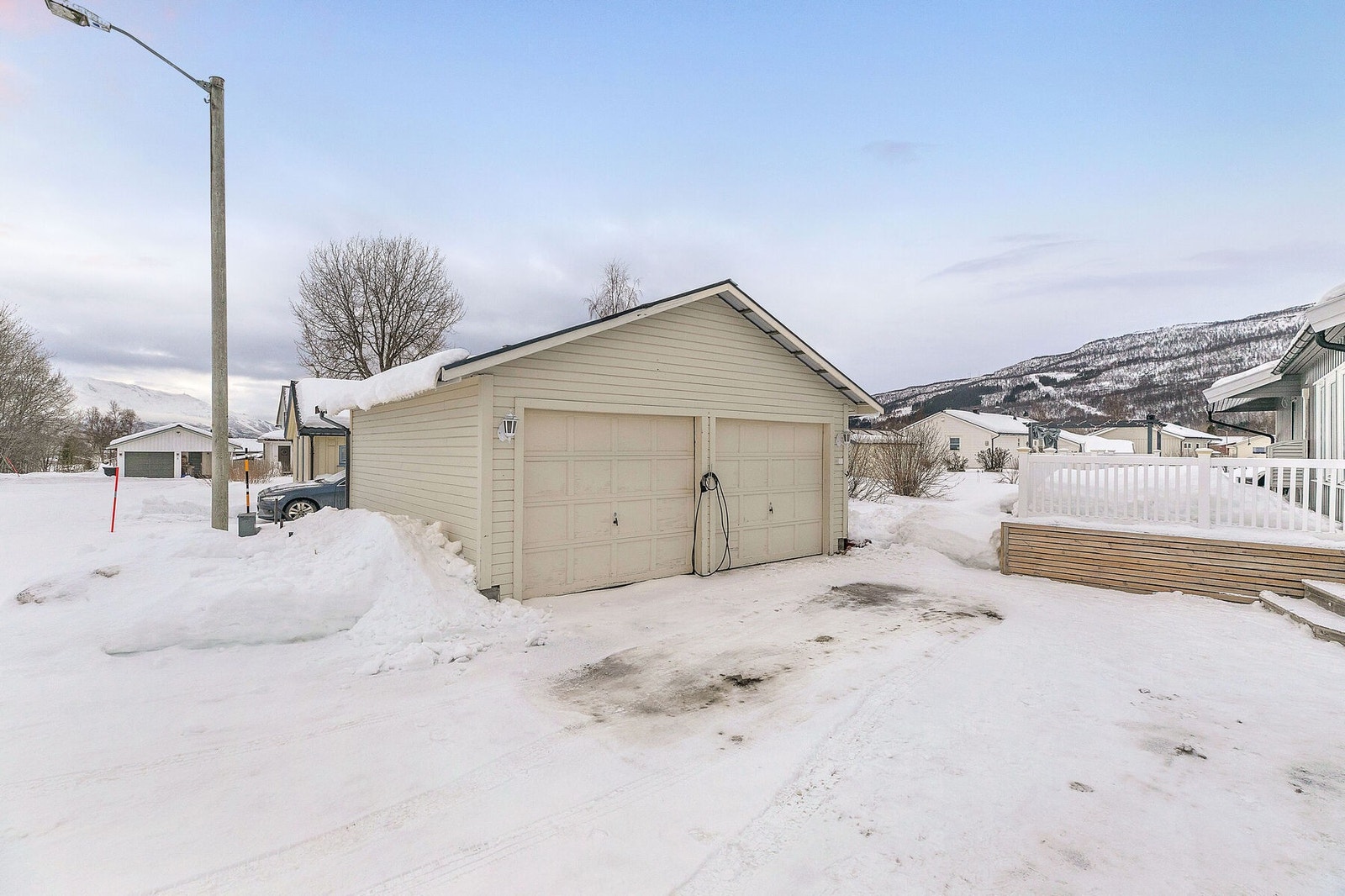 Frittstående dobbelgarasje Galleribilde