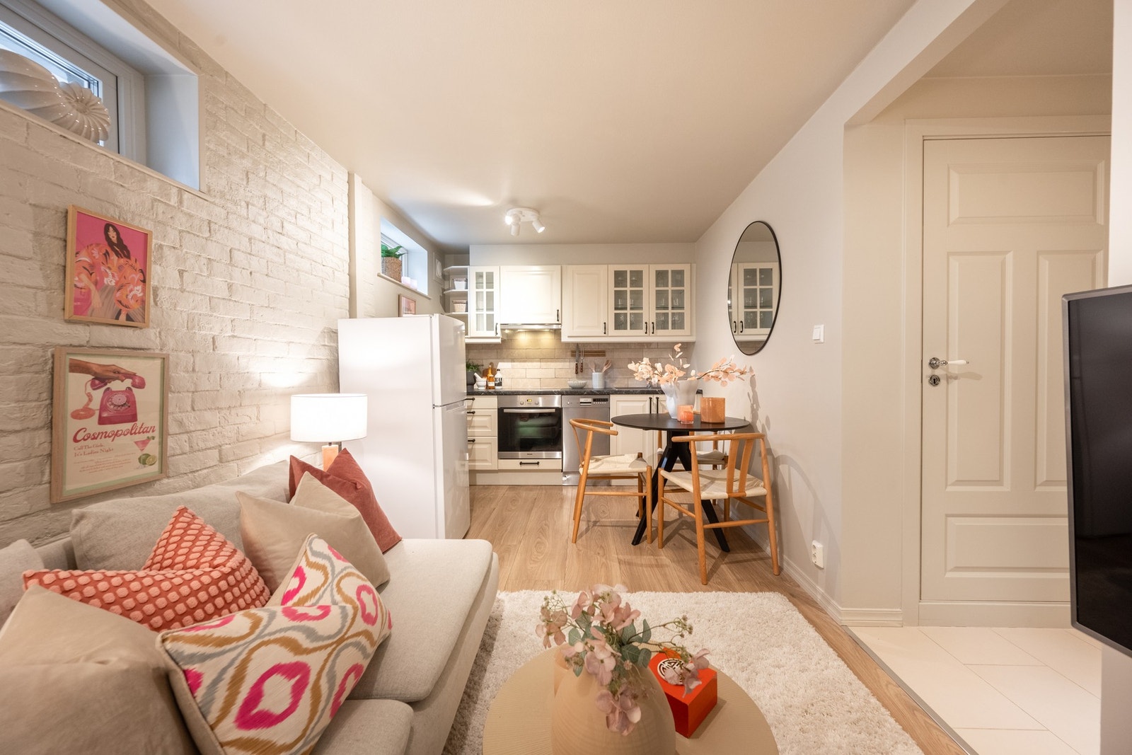 Dette er en pen og arealeffektiv 2-roms sentralt beliggende på Sandaker. Galleribilde