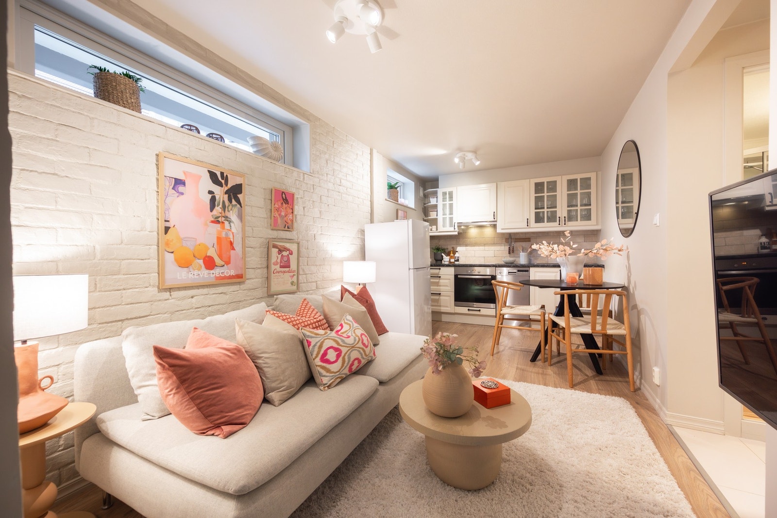 Fra gangen har du adkomst til boligens sosiale rom. Galleribilde