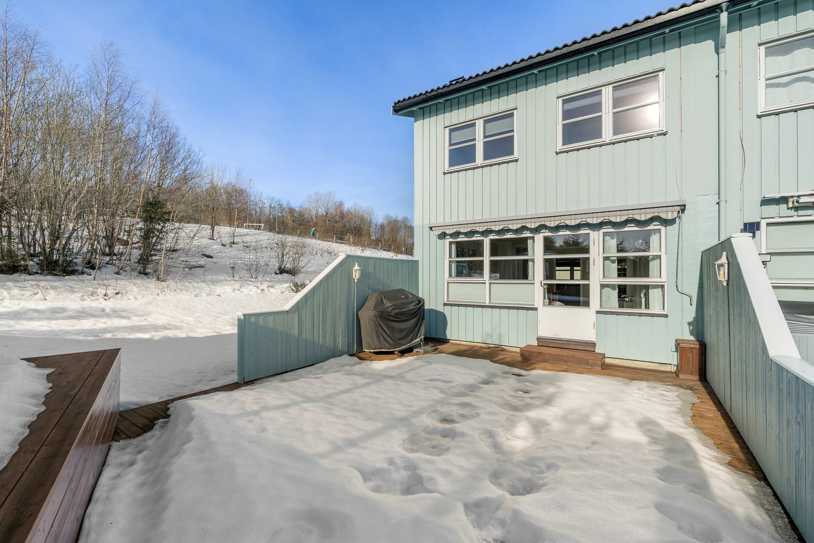 Flott enderekkehus med attraktiv beliggenhet og solrike uteområder. Galleribilde