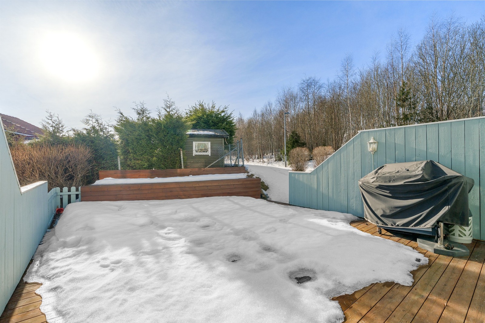 Stor, sørvendt terrasse på 28 kvm med god plass til utemøblement og grill. Galleribilde