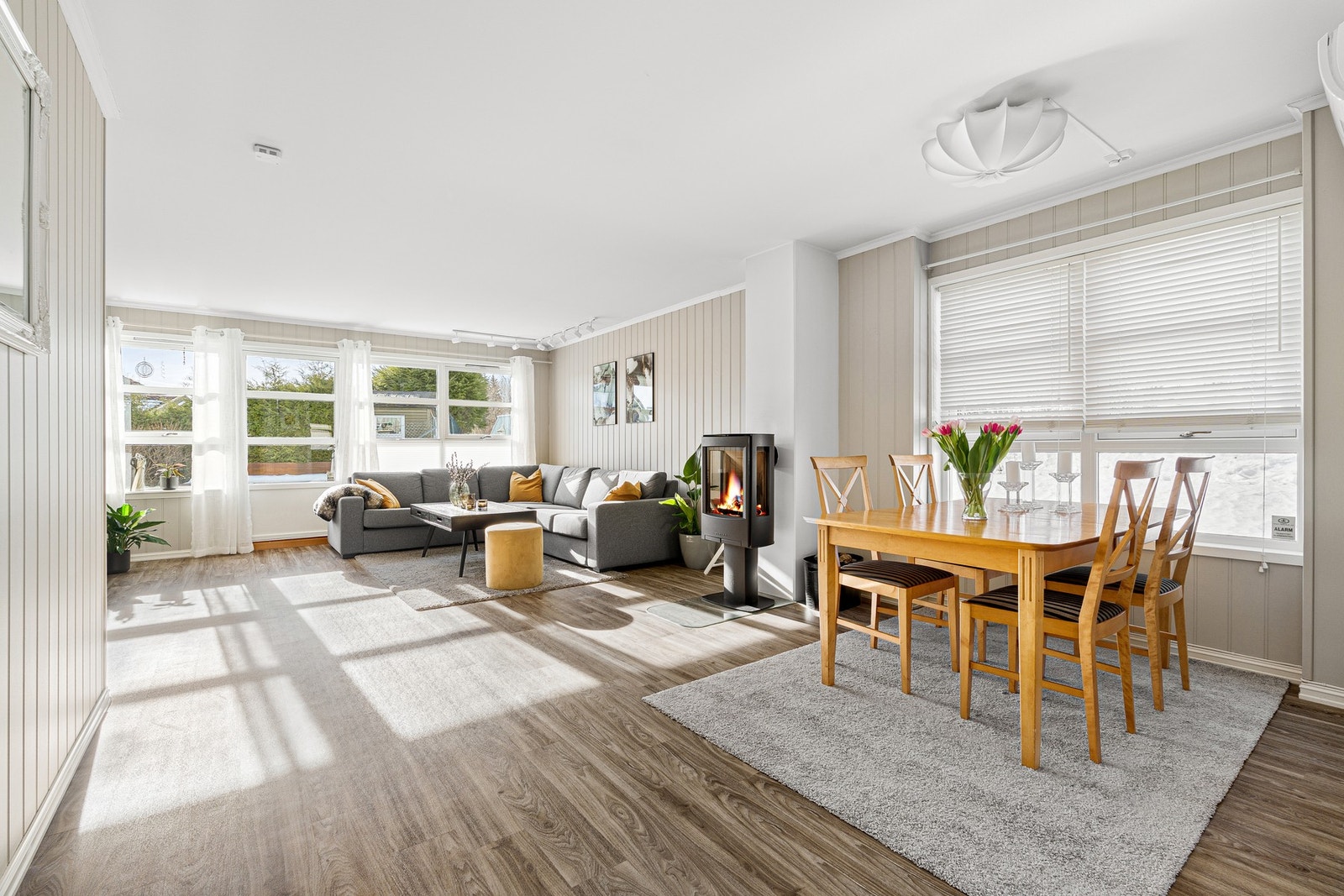 Enderekkehus med bruksareal på 153 kvm og en praktisk planløsning. Galleribilde