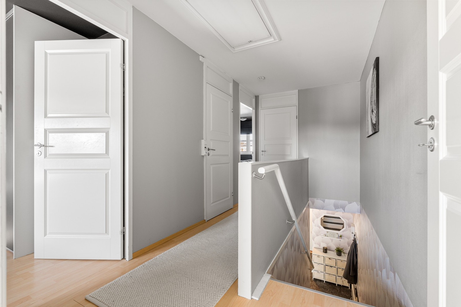 Trappeoppgang opp til 2. etasje. Galleribilde