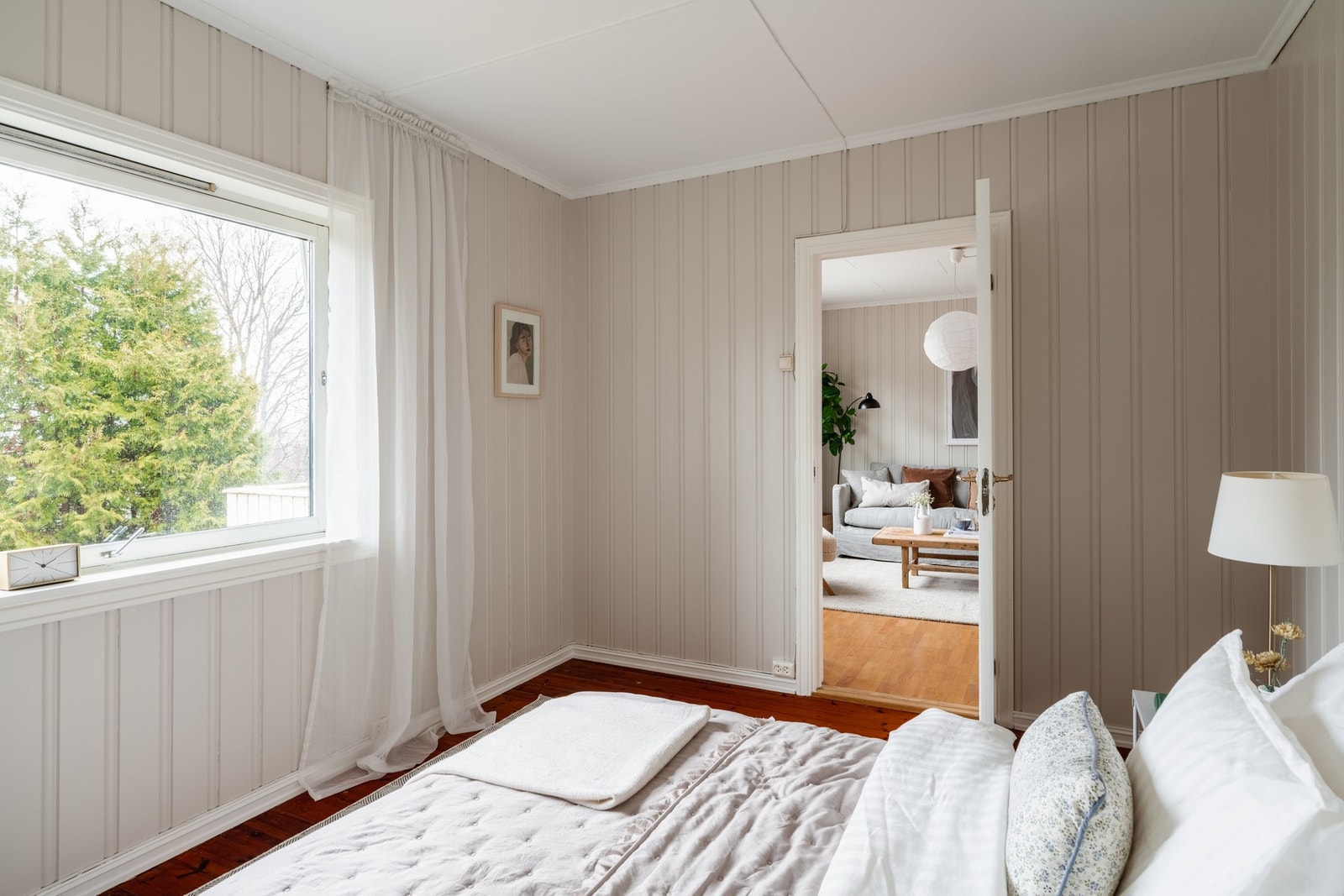 Soverom 1. Boligen har fire gode soverom fordelt på hovedetasjen og andre etasje. Galleribilde