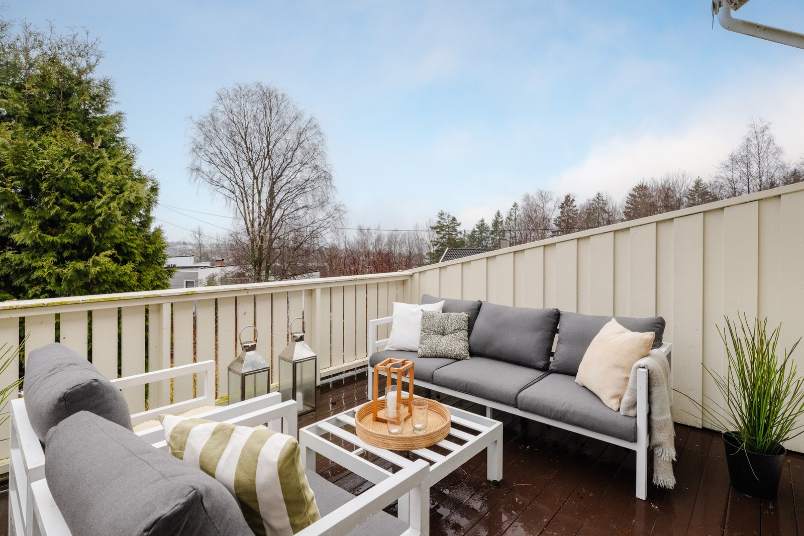 Her er det plass til utemøbler, grill eller annet ønskelig. Galleribilde