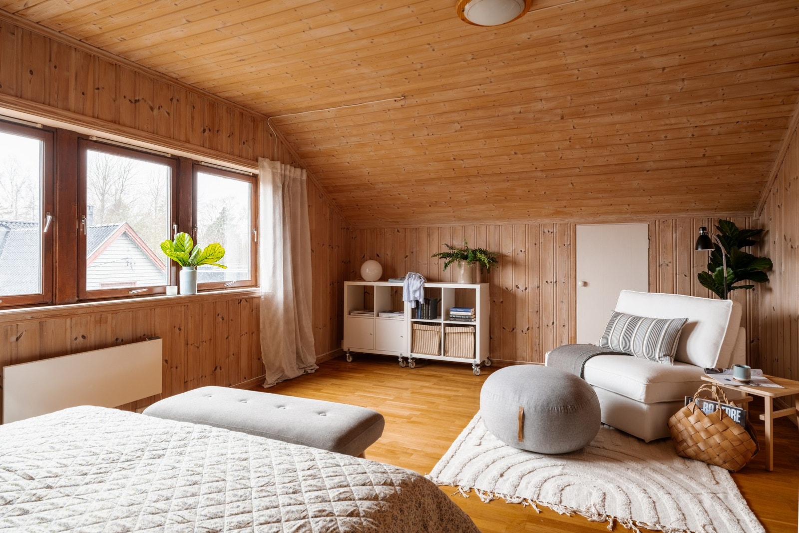 Soverom 3. Her er det godt med plass til å innrede flere soner. Rommet egner seg også godt som en ekstra stue. Galleribilde