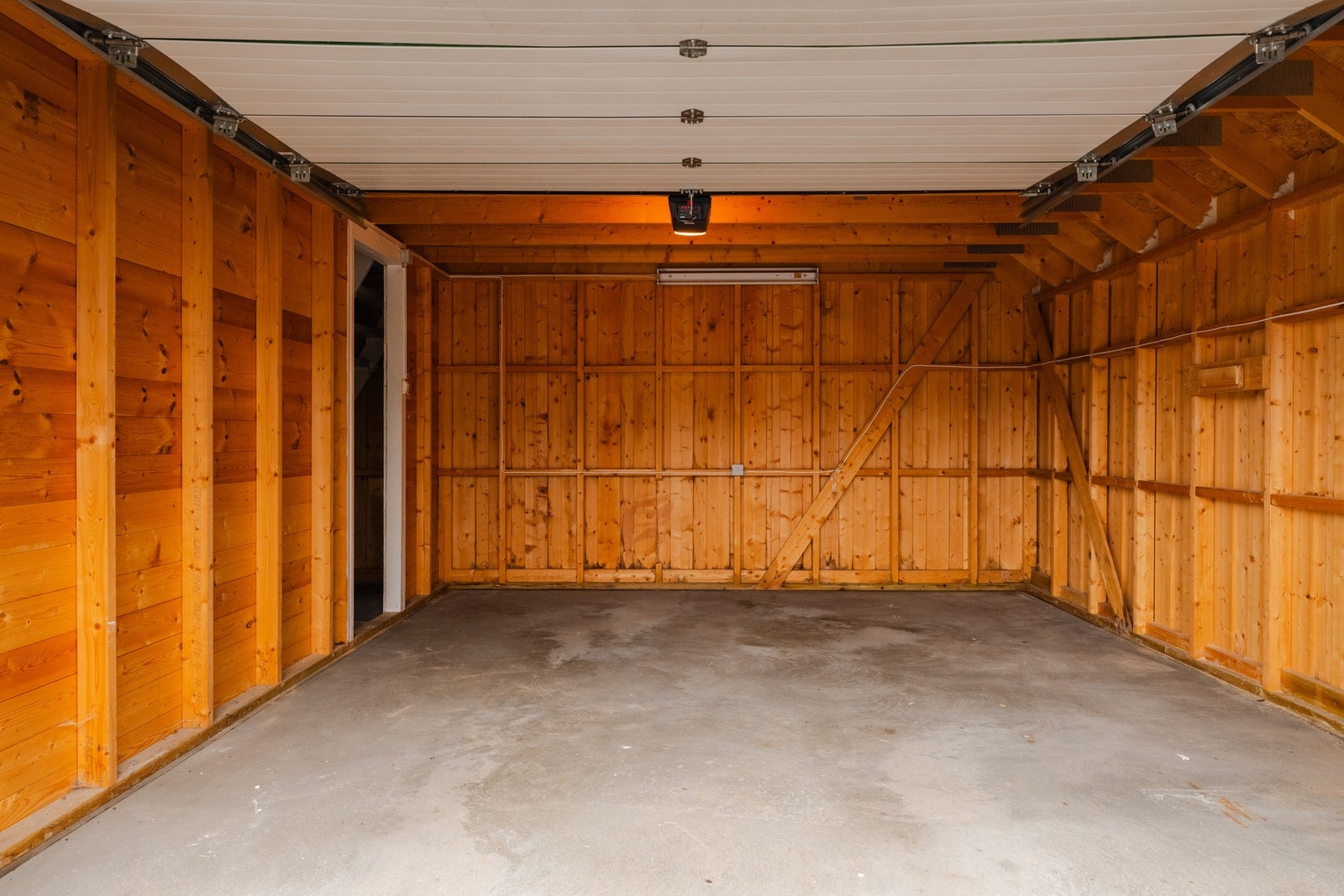 Maks kjørehøyde er ca. 217 cm. Maks kjørebredde 296 cm. Galleribilde