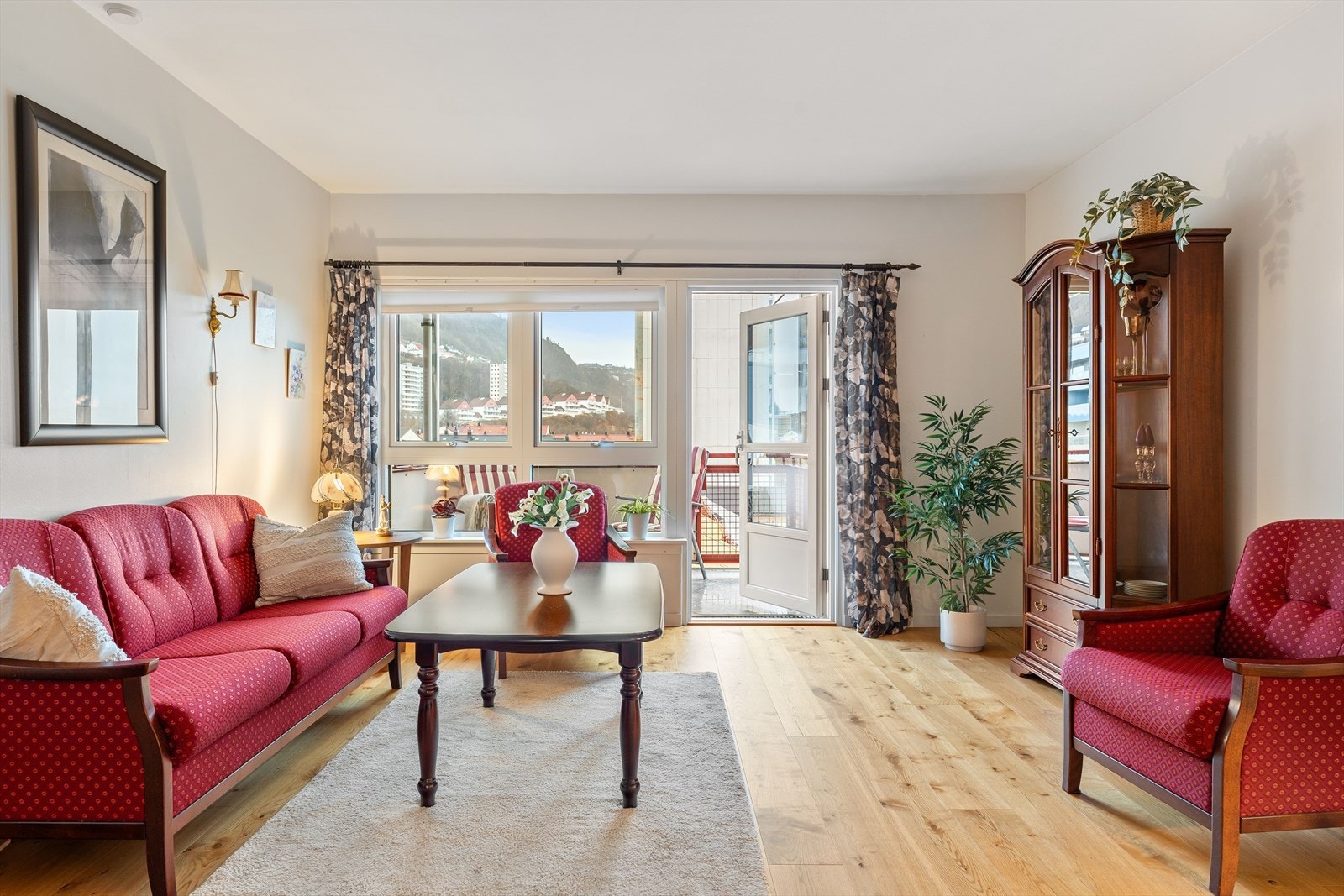 Leiligheten har kollektiv avtale for TV og bredbånd levert av Telenor. Galleribilde