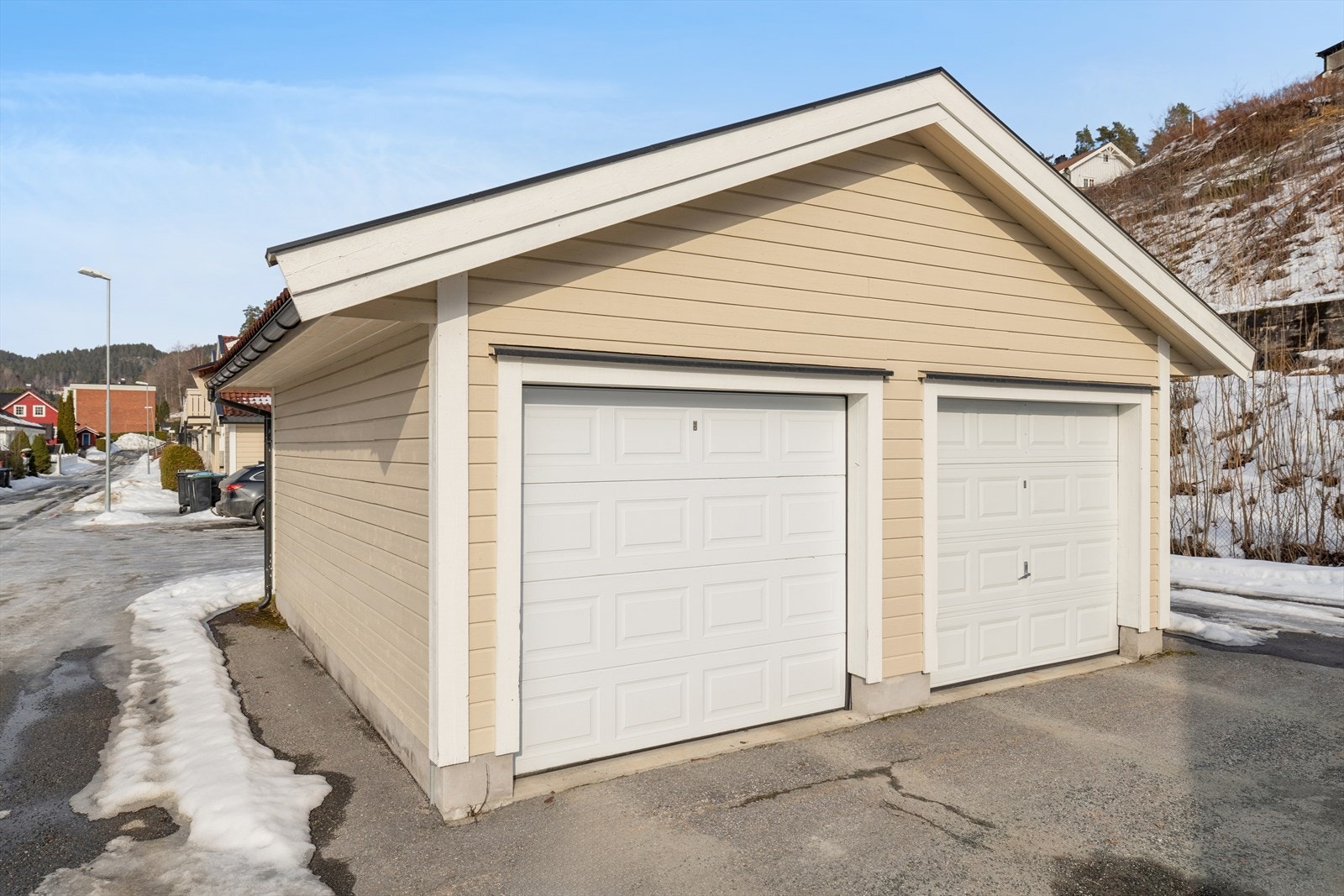 Det medfølger en garasjeplass i felles garasjeanlegg. Galleribilde