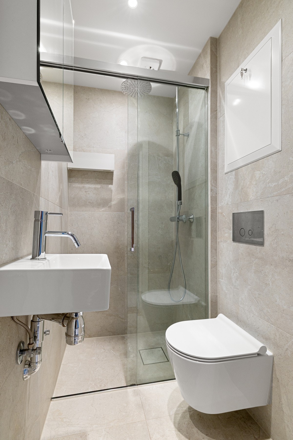 Rålekkert og påkostet baderom, totalrehabilitert i 2024. Varmekabler i gulv. Galleribilde