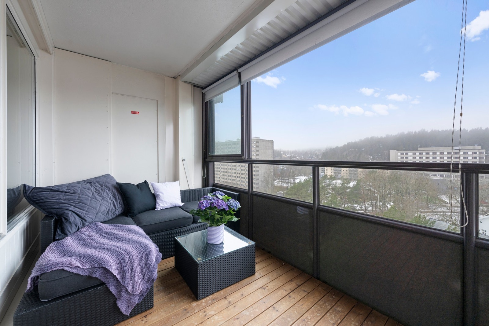 PrivatMegleren v/ Maksymilian Kita har gleden av å presentere et utmerket førstegangskjøp i 10.etasje! Galleribilde