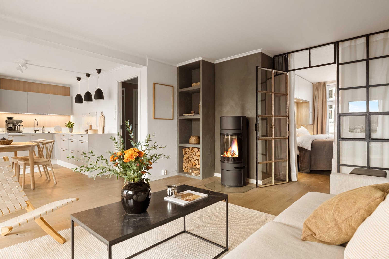 Peisen varmer godt på kaldere dager. Galleribilde