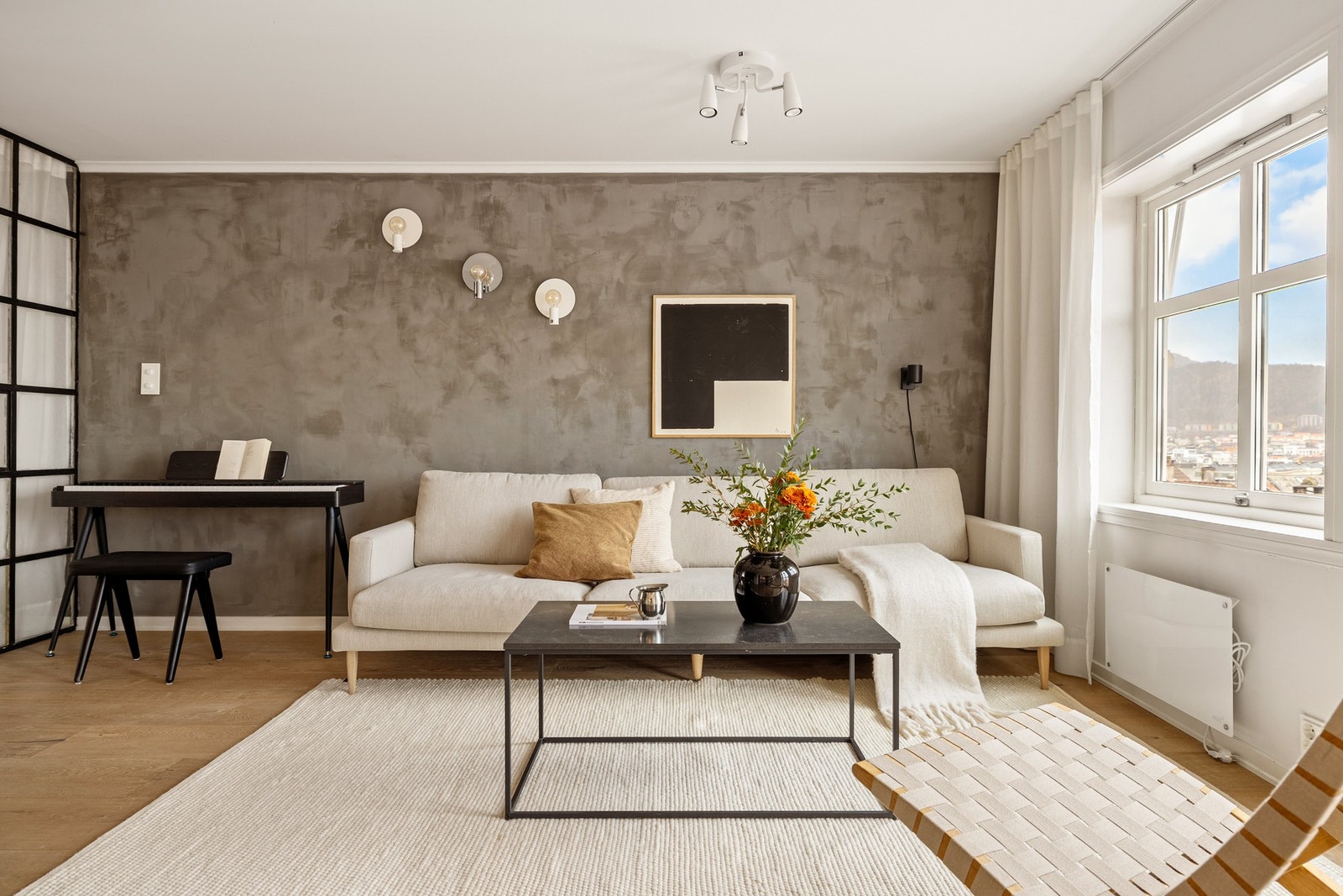 Vi beveger oss inn i leiligheten som har en lekker og god standard. Galleribilde