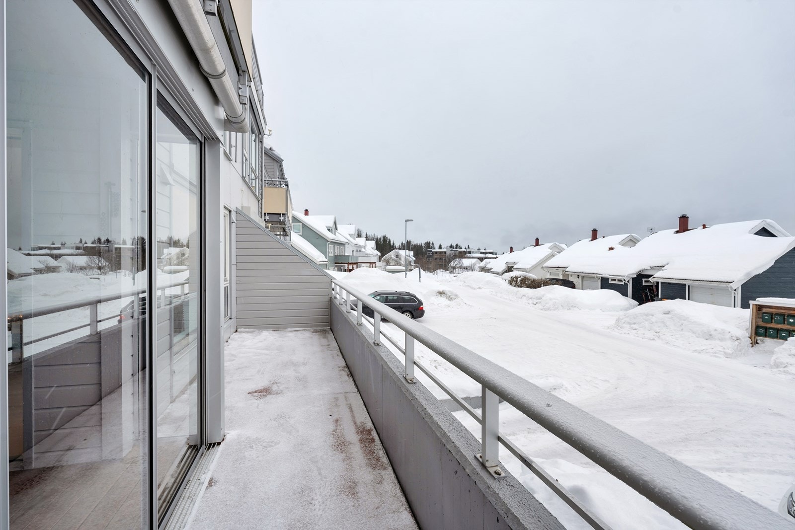 Ytterligere balkongareal på utsiden av den innglassede delen. Galleribilde