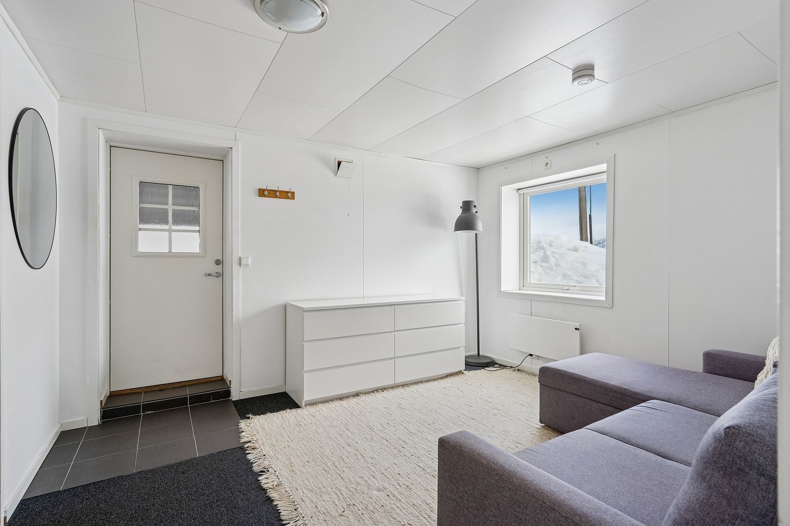 Leiligheten inneholder stue, kjøkken, soverom og bad.