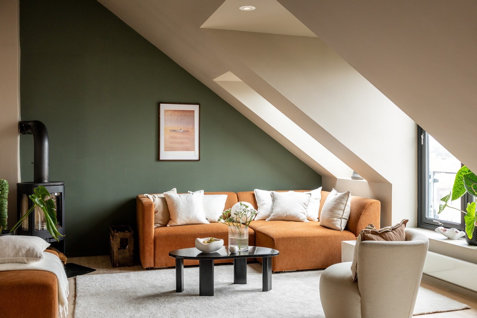 I stuen er det god plass til å innrede med sofaseksjon. Galleribilde