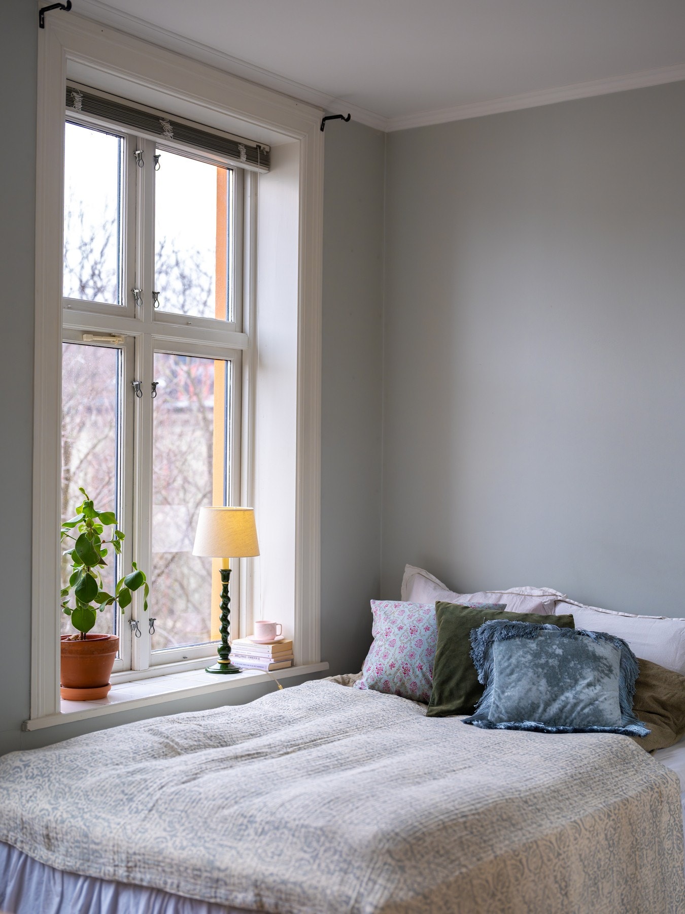 Hovedsoverommet er vendt mot rolig miljøgate. Galleribilde