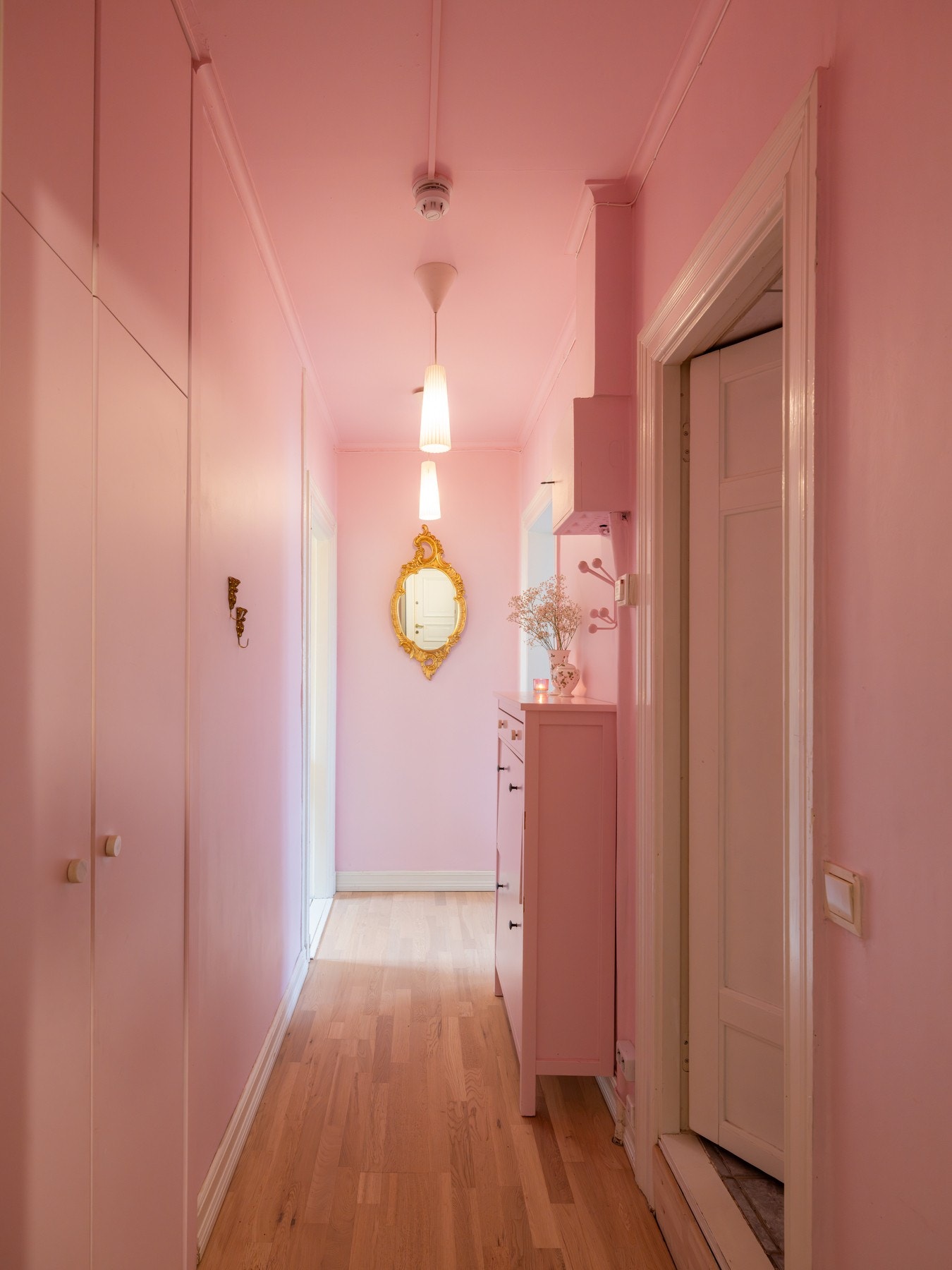 Hvem blir vel ikke i godt humør av å gå inn til denne boligen? Galleribilde