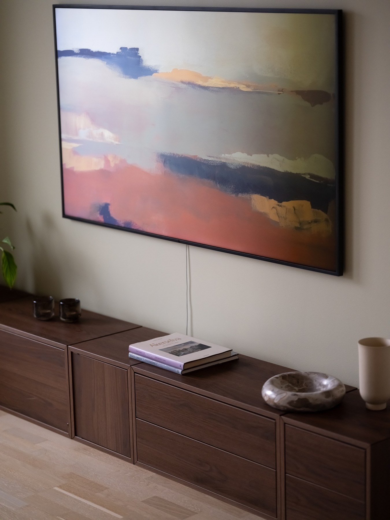 Felleskostnadene inkluderer kabel-tv/internett og varmtvann/fyring. Galleribilde