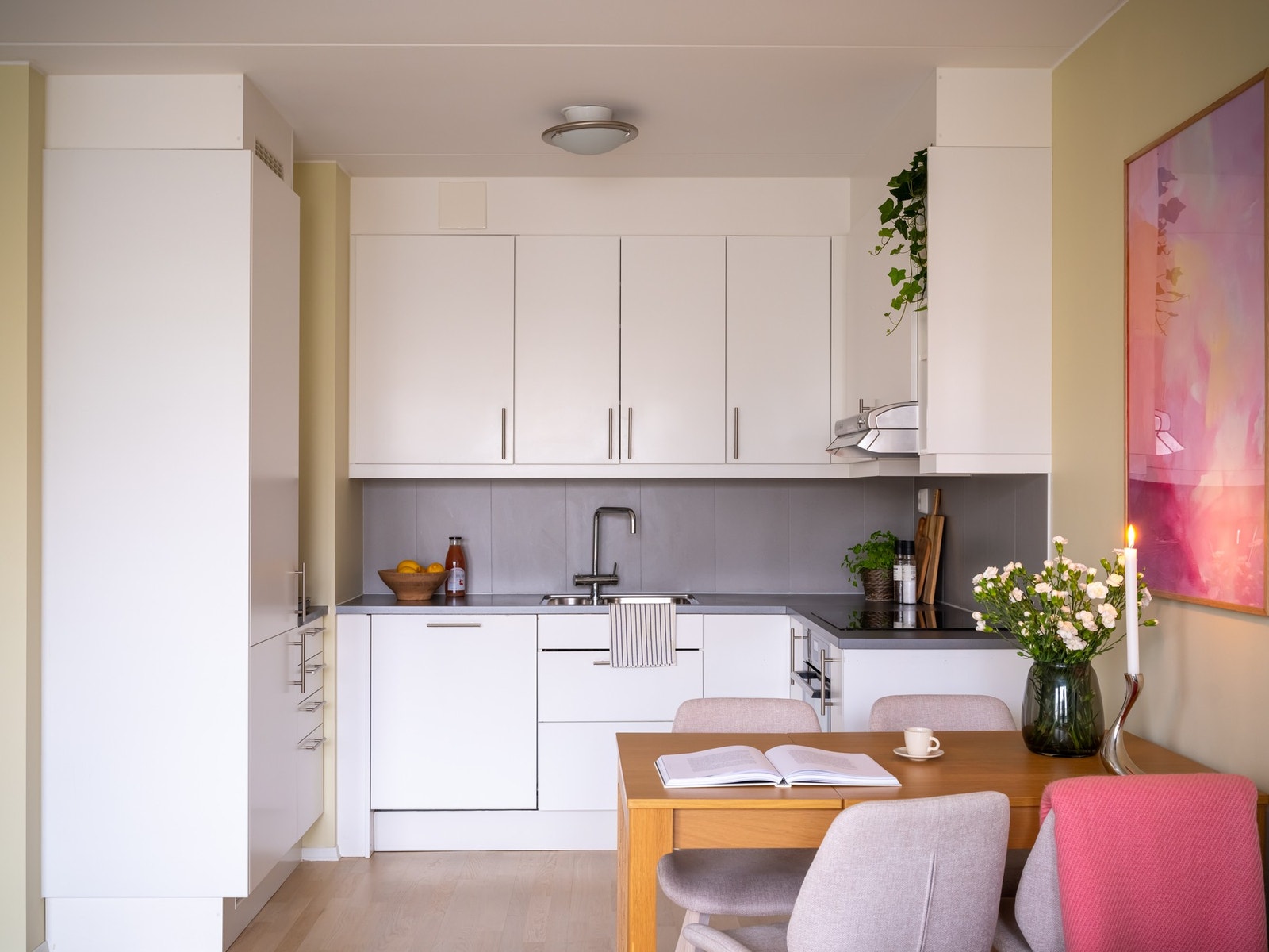 Alt av hvitevarer er integrert - disse følger med ved salget. Galleribilde