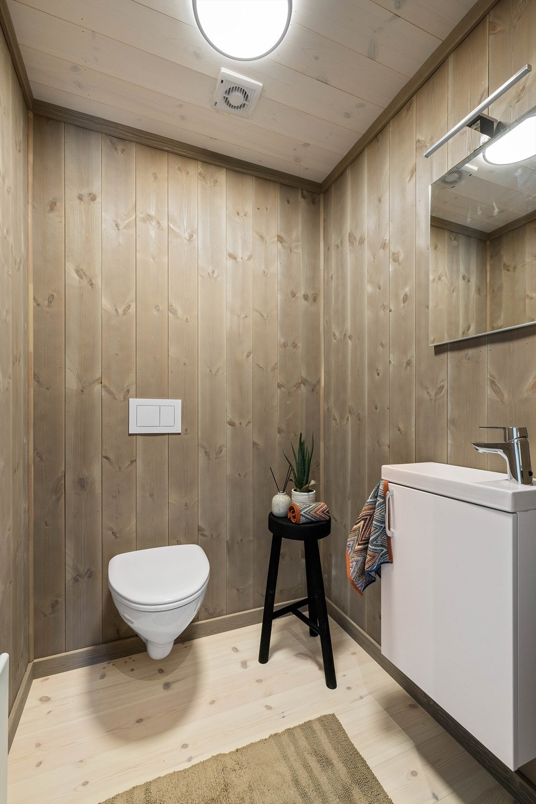 Et ekstra toalettrom er like praktisk for familien som for besøkende som er innom. Galleribilde