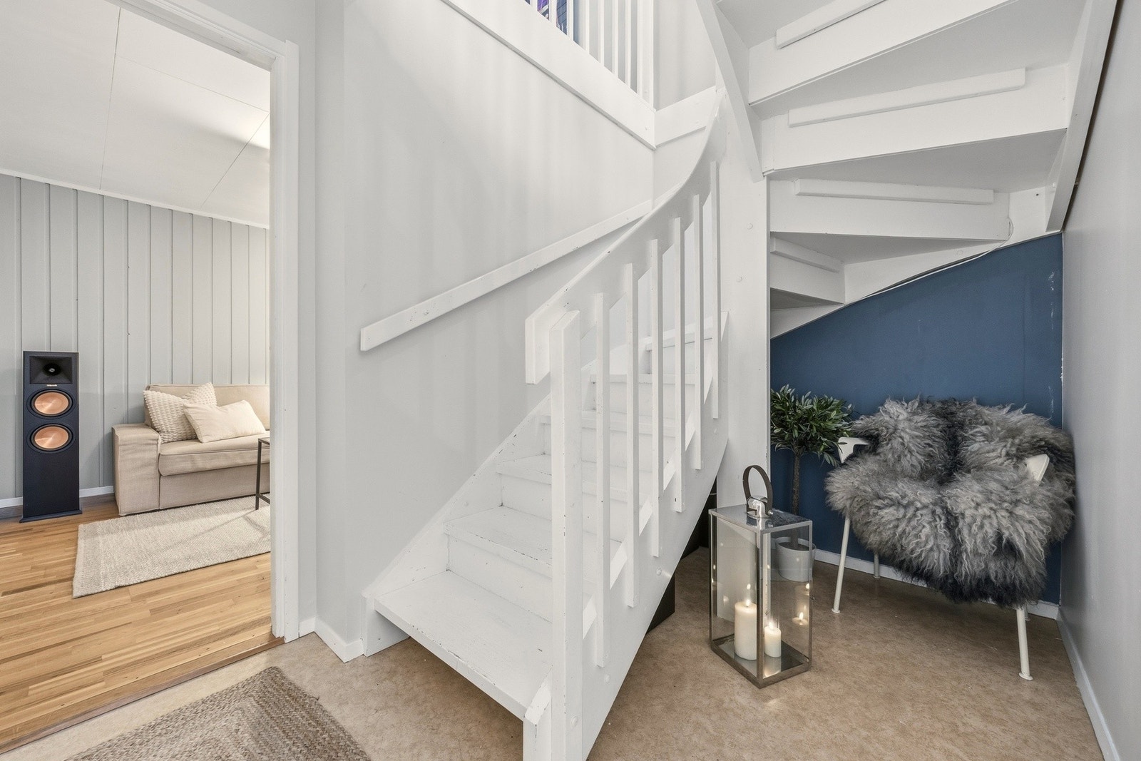 I gangen er det gode muligheter til å sette inn ytterligere oppbevaringsmøbler Galleribilde