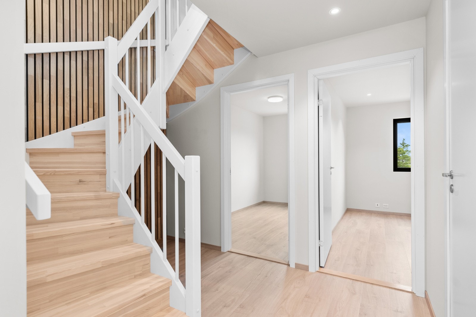 Videre adkomst til hovedsoverom og soverom II. Galleribilde
