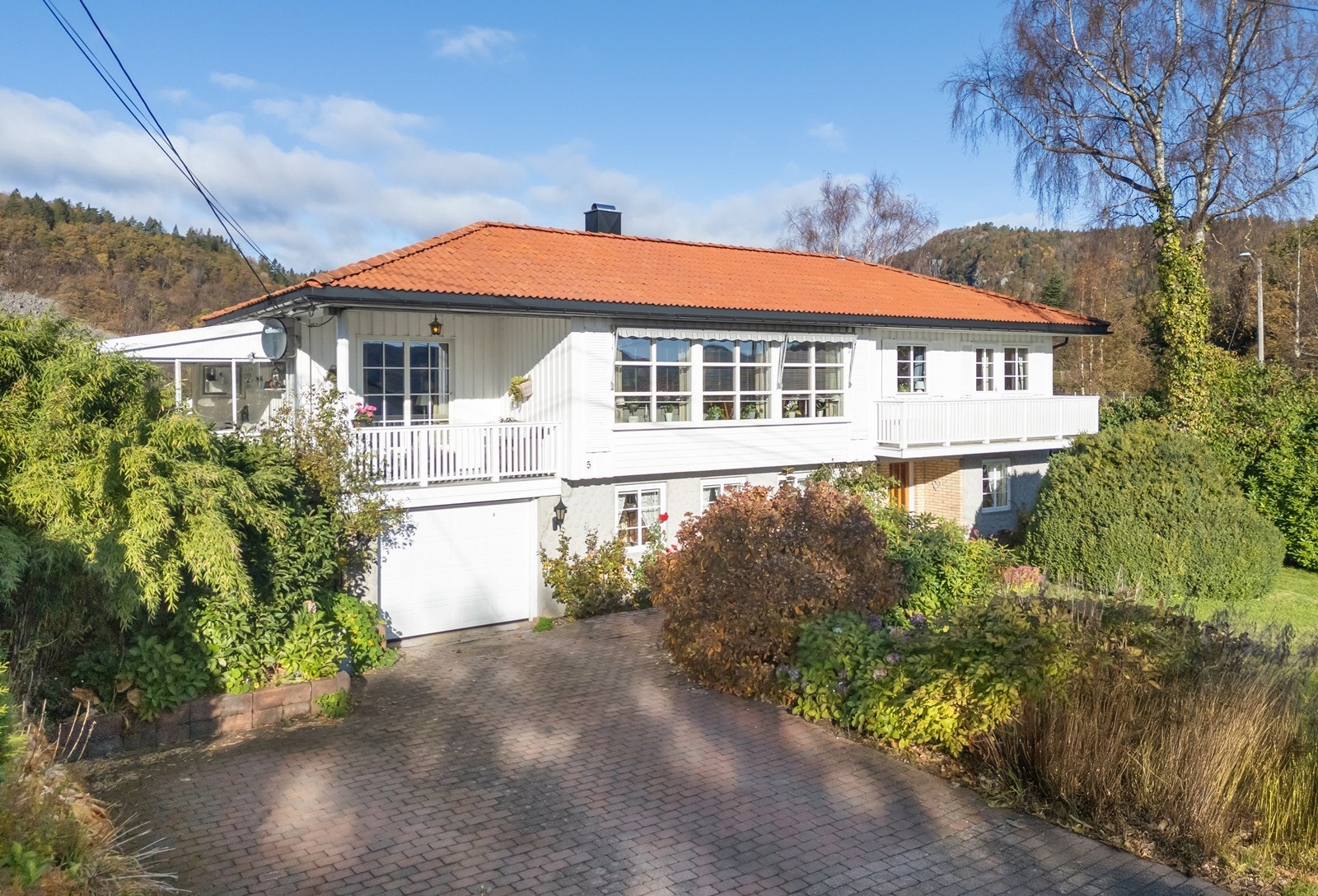 Vi har gleden av å presentere denne velholdte og fine eneboligen i Hobdenfeltet! Galleribilde