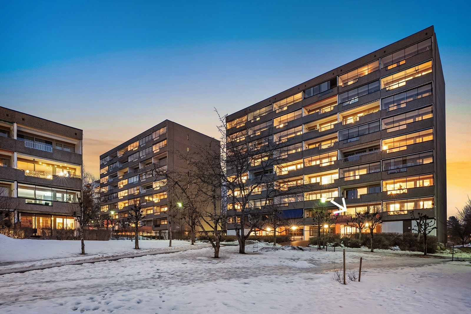 Leiligheten ligger skjermet til i byggets 1. etasje (oppleves som 2. fra bakkeplan) i et populært borettslag med attraktive fellesfasiliteter Galleribilde