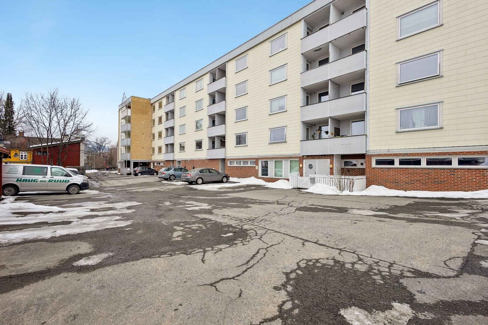 Her bor du med gangavstand til Lillehammer sentrum, togstasjonen og byens servicetilbud. Galleribilde