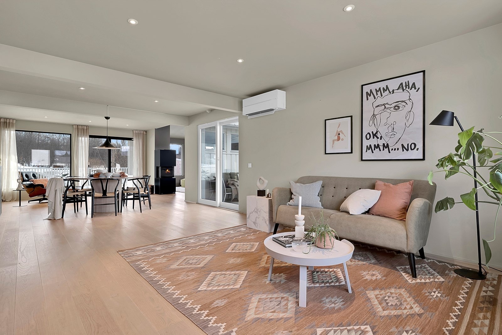 Det er montert 2 varmepumper i etasjen for jevn og god oppvarming. Galleribilde