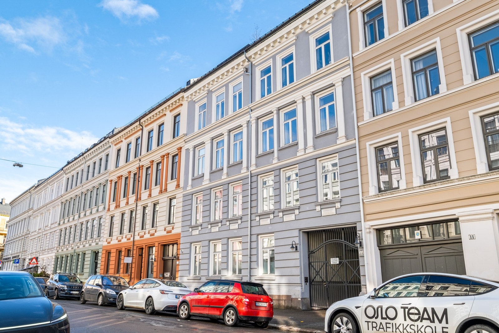 Leiligheten ligger i en klassisk bygård fra 1899. Galleribilde