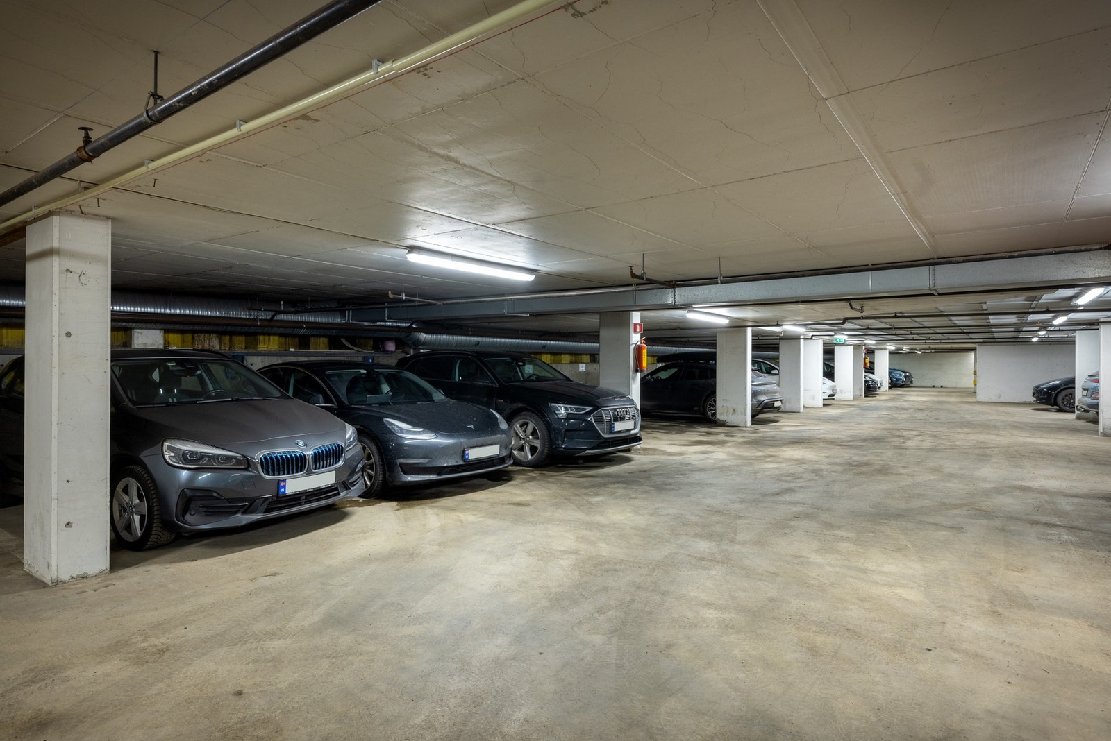 Garasjeplass med EL-lader og heisadkomst medfølger. Galleribilde