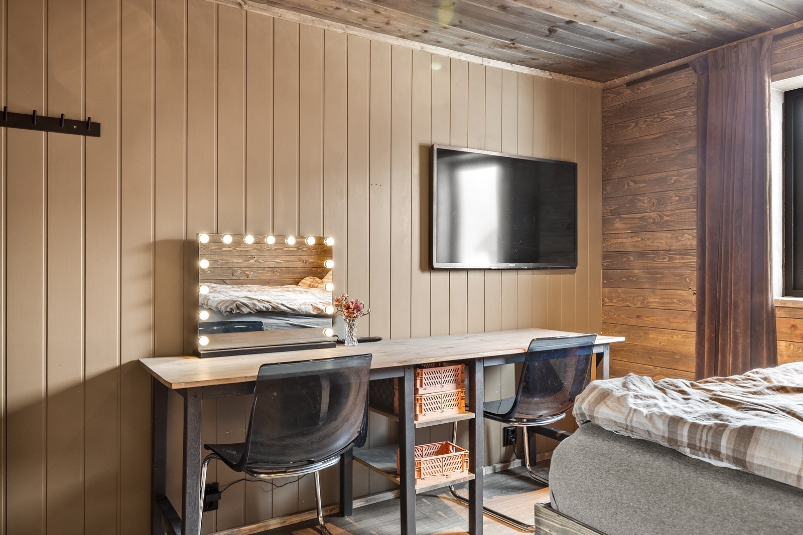 Soverom 2.etg. (søknad om bruksendring er under behandling hos kommunen. pt. ikke godkjent til varig oppholdsrom) Galleribilde