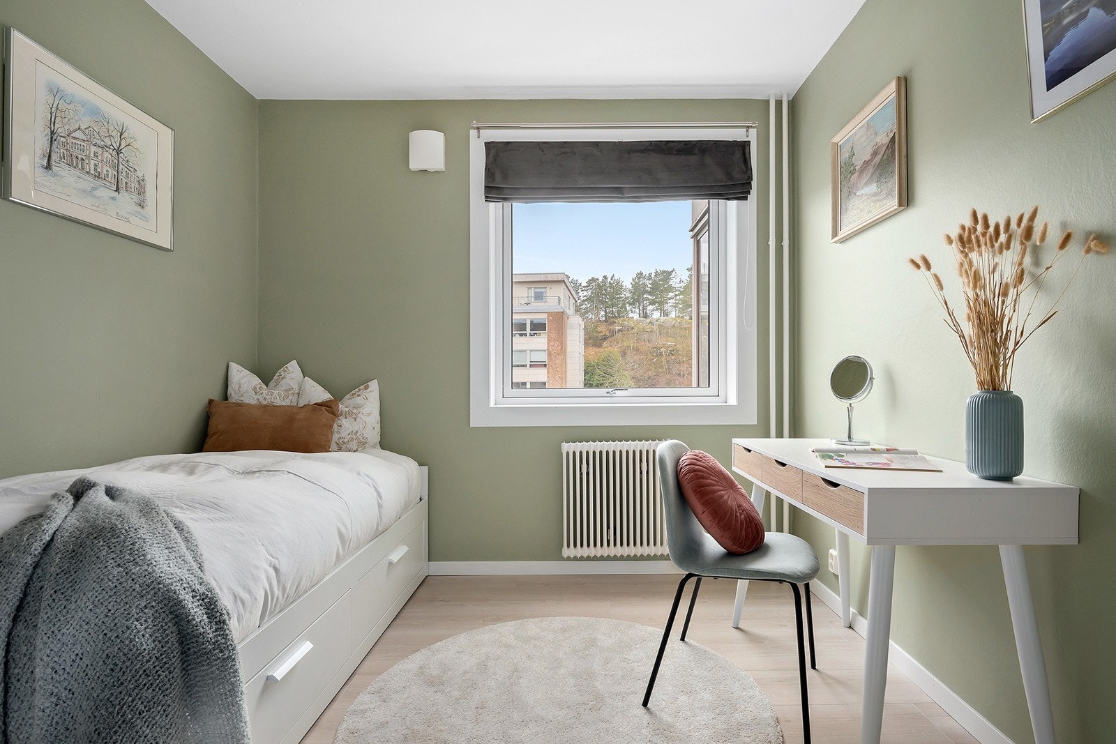 Soverom 2 kan også fint benyttes som kontor eller hobbyrom. Galleribilde