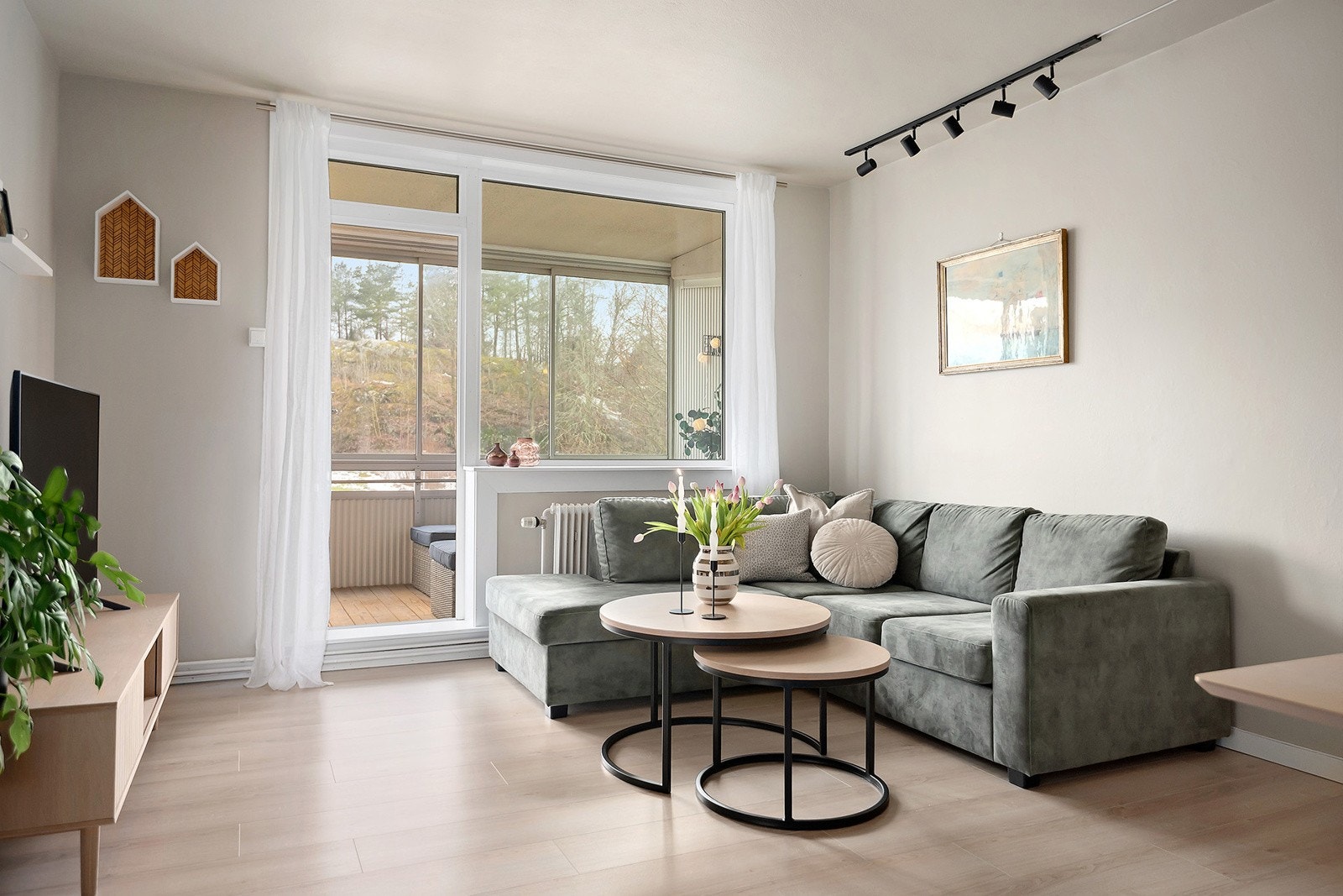 Velkommen til Skiferveien 12, presentert av Nicholai Nyborg Kristiansen v/ OBOS eiendomsmeglere. (Foto Kristyna Hodakova). Galleribilde