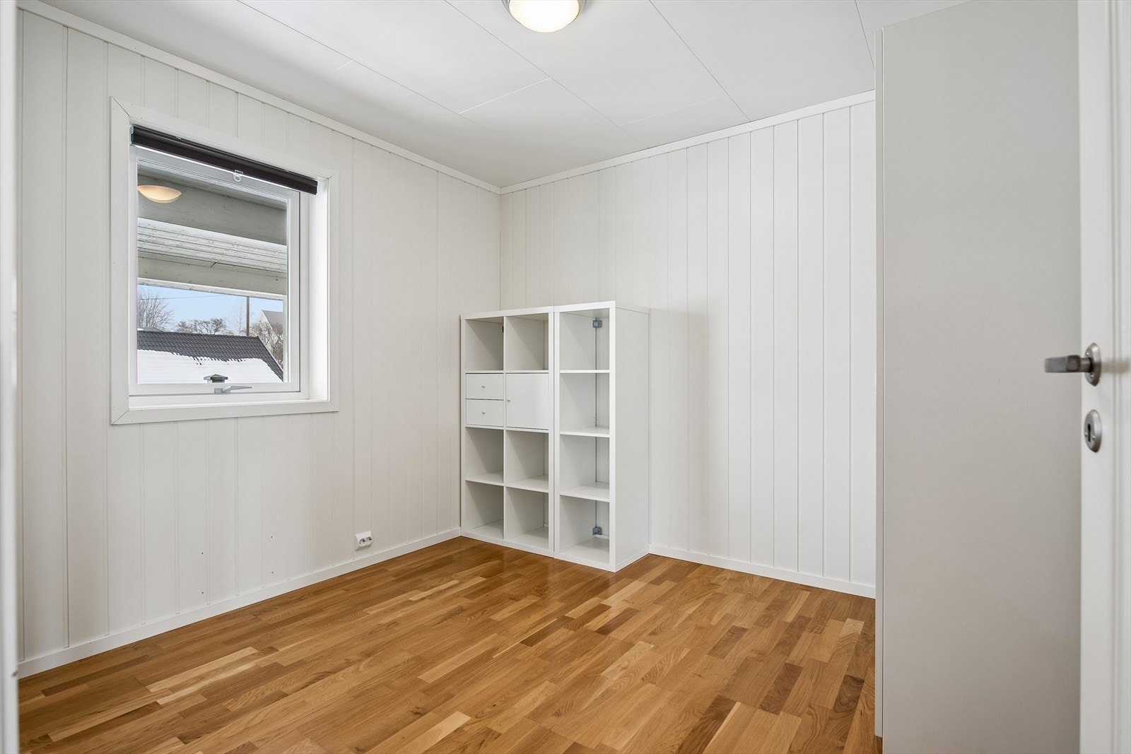 Leilighetens andre soverom passer utmerket som barnerom, gjesterom eller kontor. Galleribilde