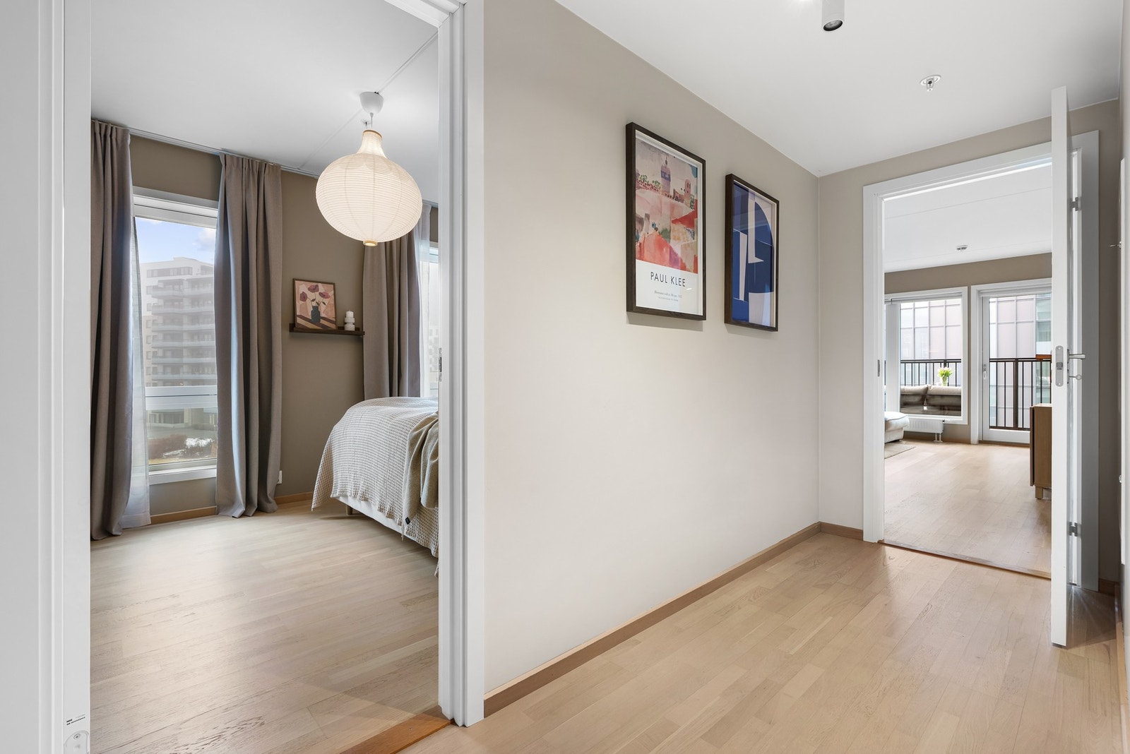 Fra mellomgangen er det tilgang til hovedsoverommet. Galleribilde