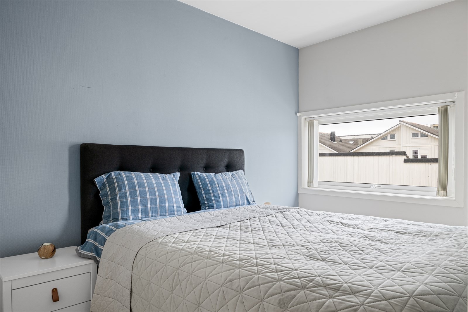 Leiligheten har to gode soverom i hver sin ende. Galleribilde