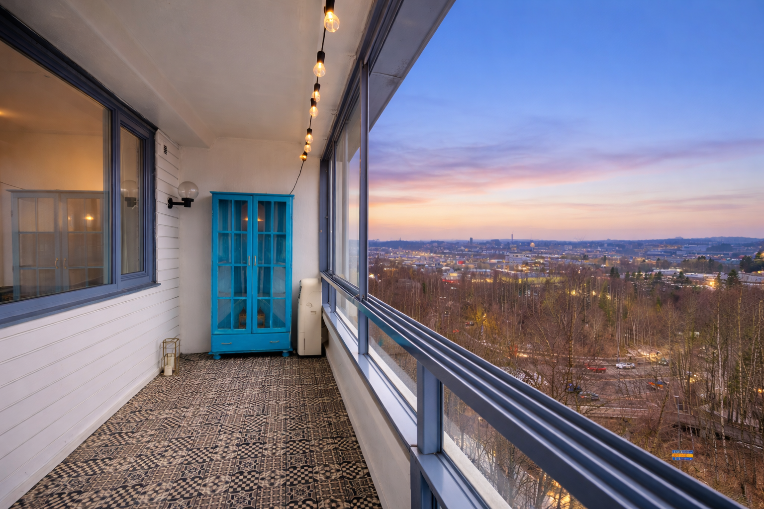 Nydelig utsikt fra balkongen!
*På grunn av tåke ved fotografering er utsikten delvis illustrert. Bildet er ment å gi et inntrykk av utsiktsforholdene. Avvik kan forekomme. Galleribilde