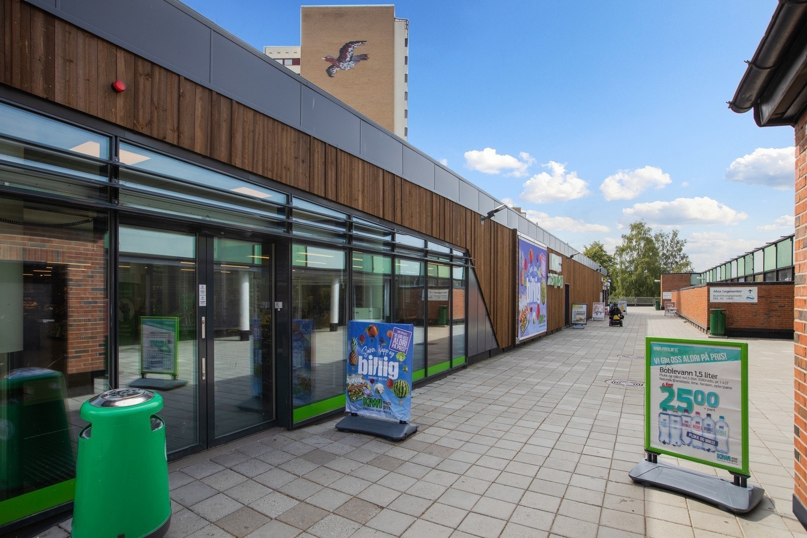 Dagligvarebutikken Kiwi ligger også bare et par minutter fra boligen. Galleribilde