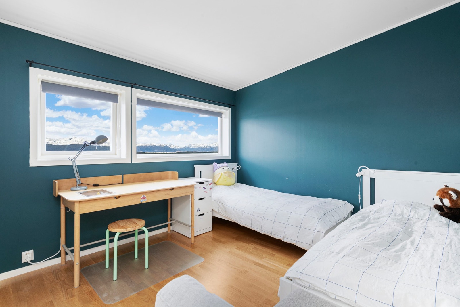 Hovedsoverommet er i dag innredet med to senger, men er god egnet til å tilpasses etter eget ønske Galleribilde