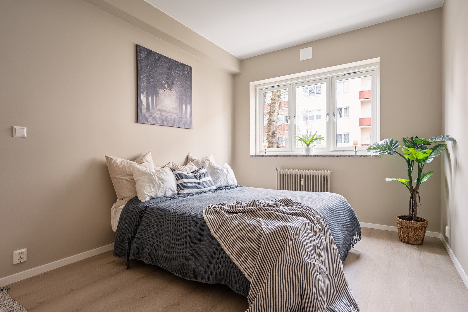 Leiligheten har to lyse og velutnyttede soverom. Galleribilde