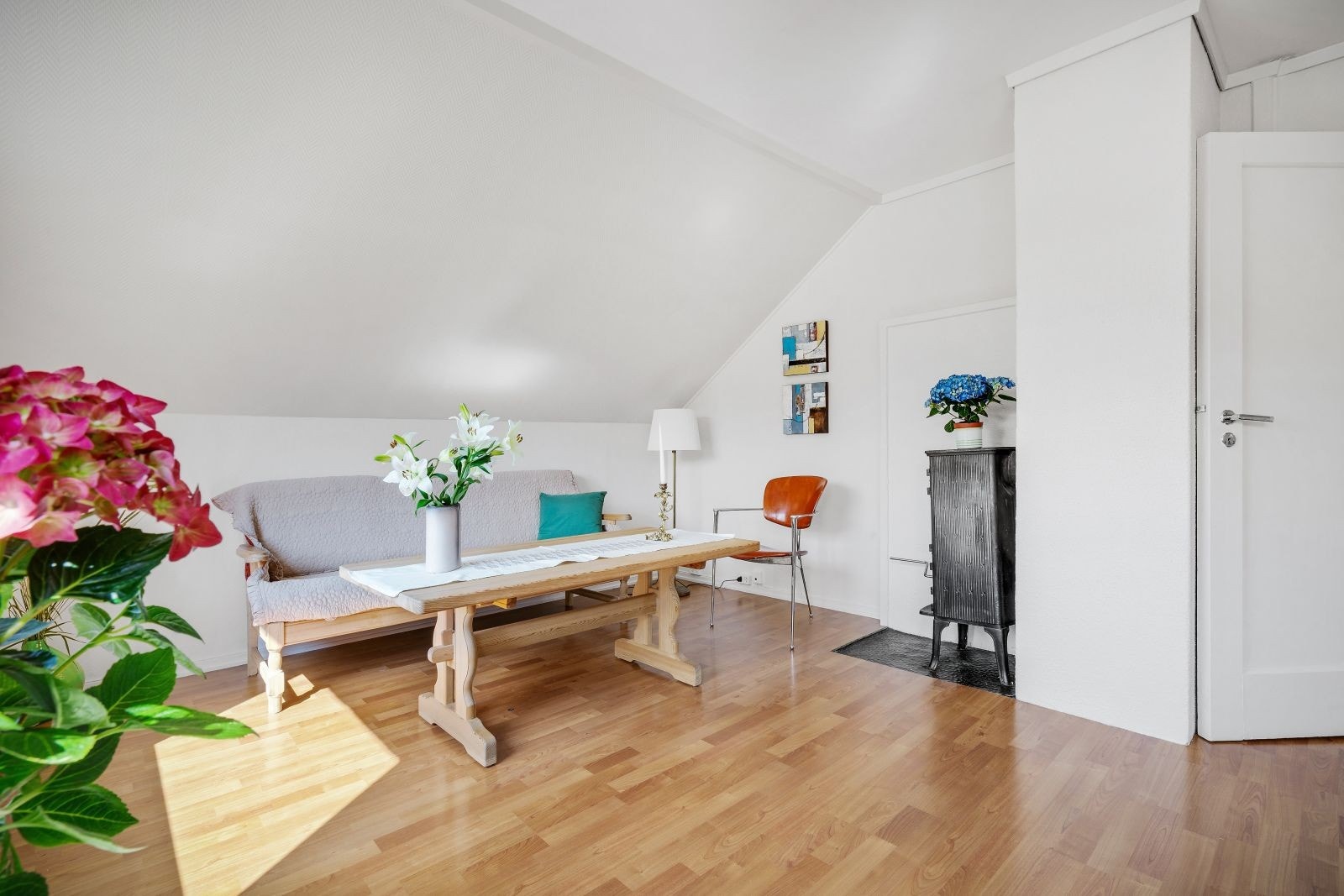 Leiligheten er ikke godkjent. Sett deg nøye inn i salgsoppgaven over hva dette medfører. Galleribilde