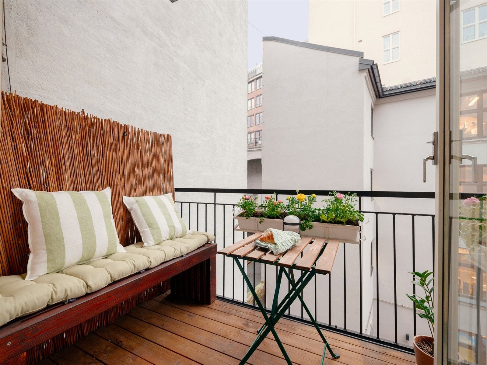 Om sommeren kan du nyte frokosten på balkongen. Galleribilde