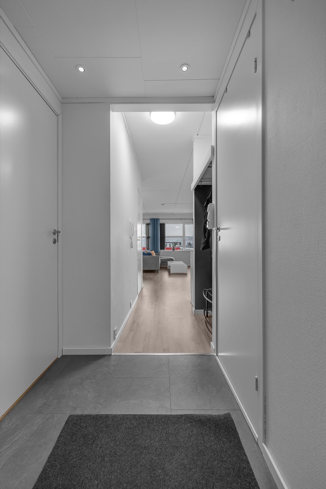 Entré med bod til venstre. Galleribilde